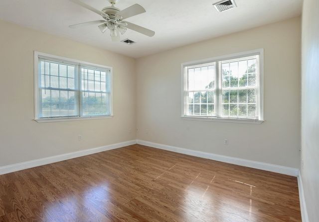 5 Seminole Ave, Weymouth, MA 02188
