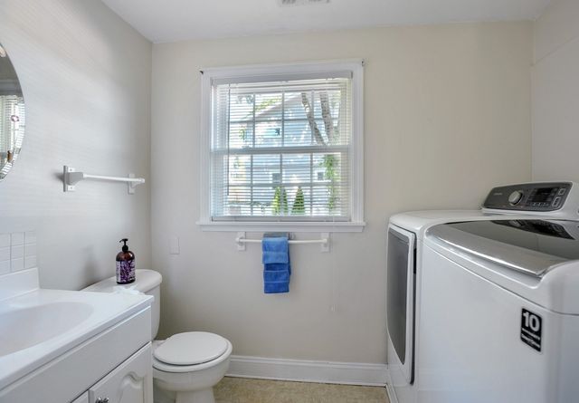 5 Seminole Ave, Weymouth, MA 02188