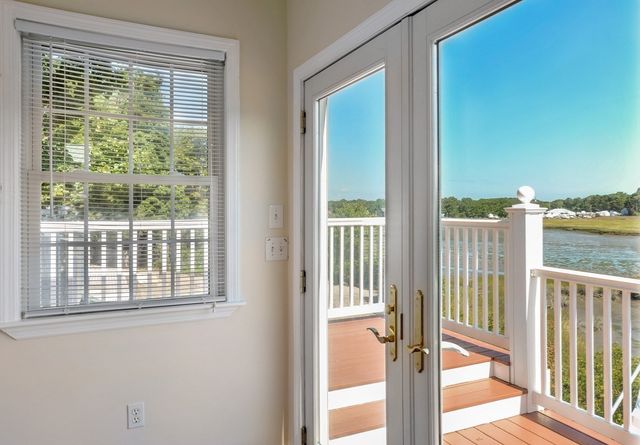 5 Seminole Ave, Weymouth, MA 02188