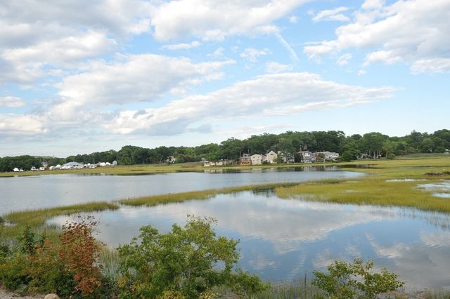 5 Seminole Ave, Weymouth, MA 02188
