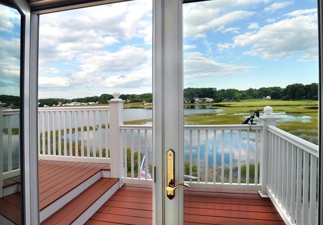 5 Seminole Ave, Weymouth, MA 02188