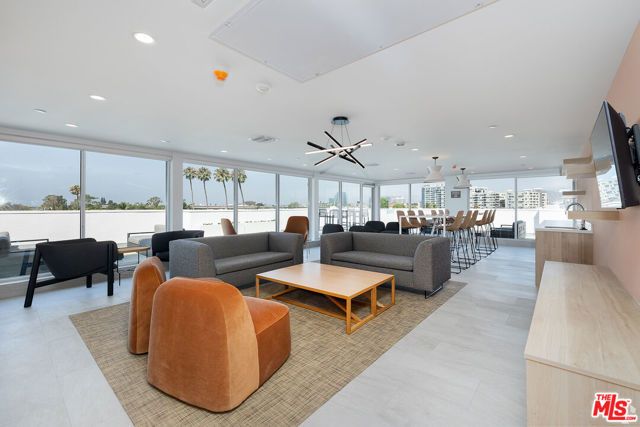 2600 S Sepulveda Boulevard Unit 105, Los Angeles, CA 90064