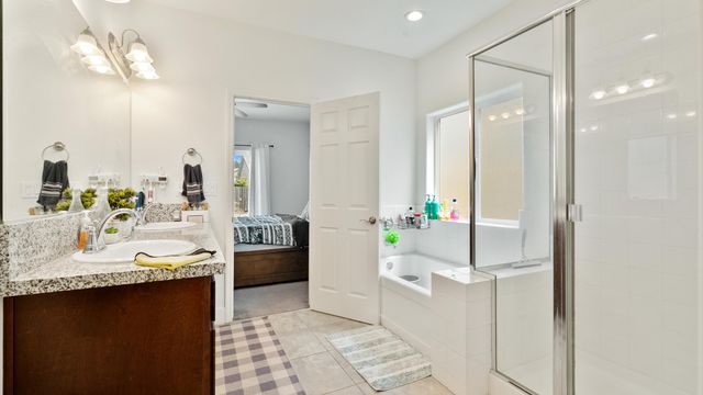 2234 S Oakhurst Court, Visalia, CA 93292