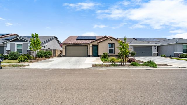 2234 S Oakhurst Court, Visalia, CA 93292