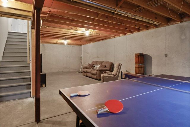 1955 Boardwalk Circle W, Portage, IN 46368