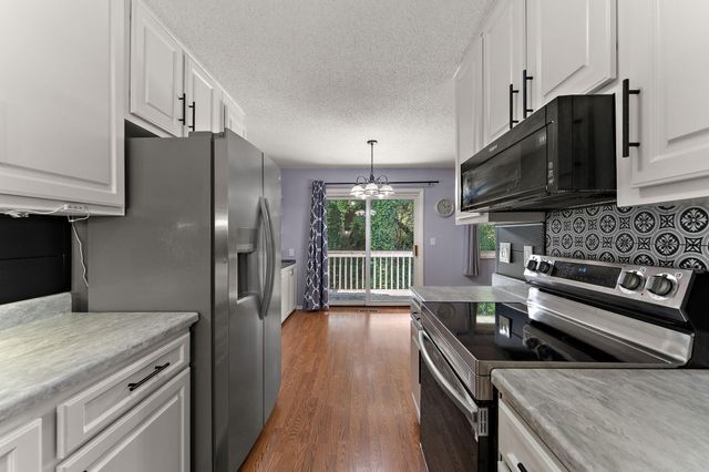 3838 Craig Way, Inver Grove Heights, MN 55076