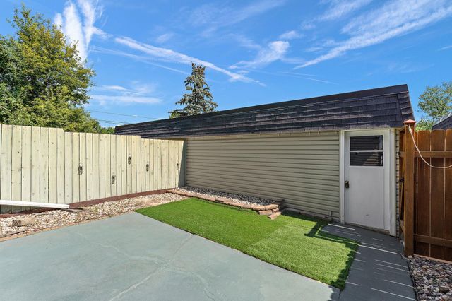 3838 Craig Way, Inver Grove Heights, MN 55076