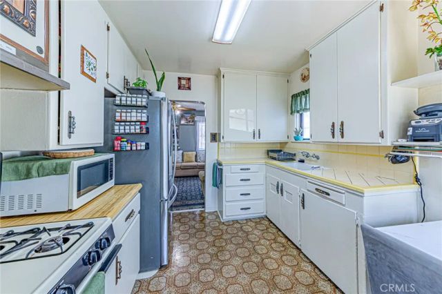1060 S Rebecca, Pomona, CA 91766