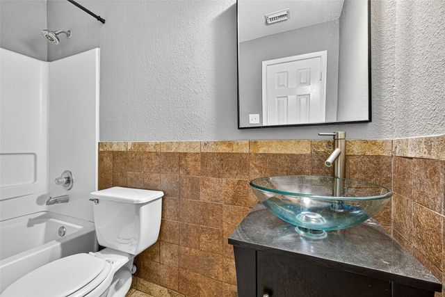 5615 W Harrow Drive, Houston, TX 77084