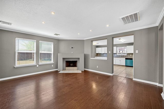 5615 W Harrow Drive, Houston, TX 77084