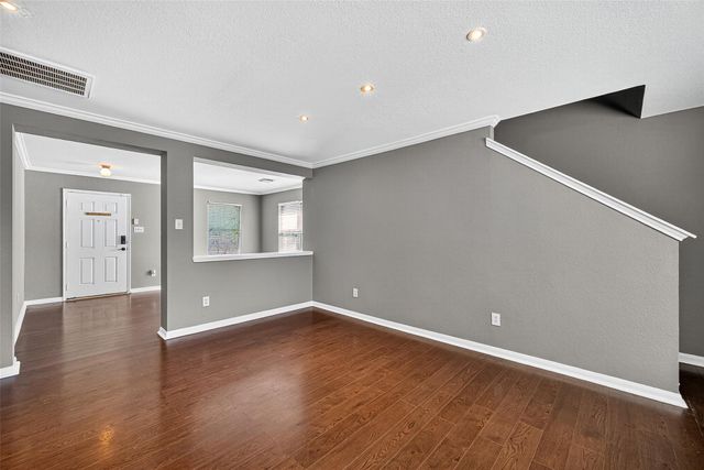 5615 W Harrow Drive, Houston, TX 77084