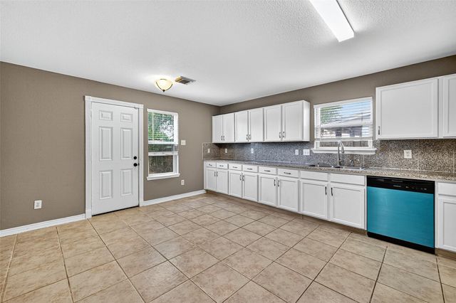 5615 W Harrow Drive, Houston, TX 77084