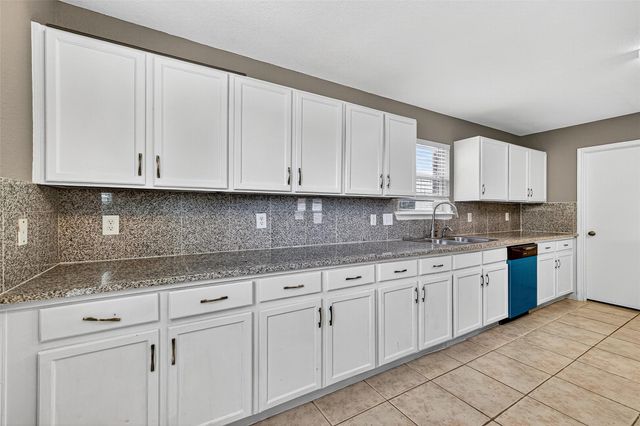 5615 W Harrow Drive, Houston, TX 77084