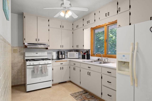2920 George STREET, La Crosse, WI 54603
