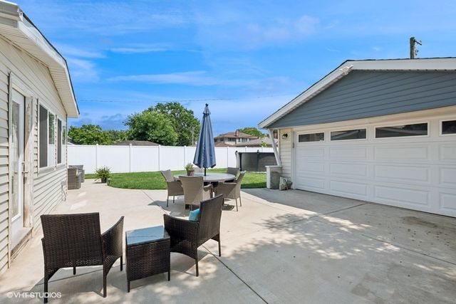 4525 W 100th Street, Oak Lawn, IL 60453