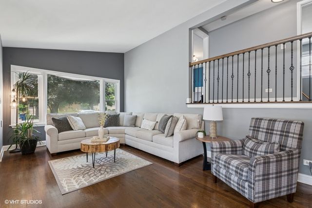 4525 W 100th Street, Oak Lawn, IL 60453