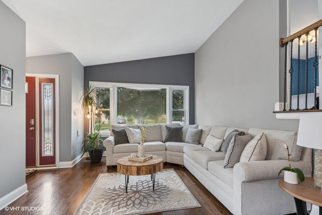 4525 W 100th Street, Oak Lawn, IL 60453