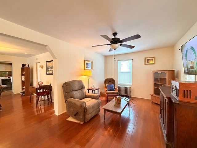 28 Eastford Road, Southbridge, MA 01550