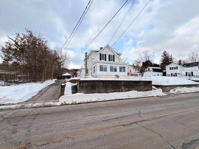 28 Eastford Road, Southbridge, MA 01550