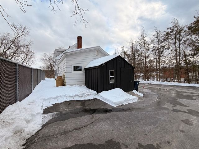 28 Eastford Road, Southbridge, MA 01550