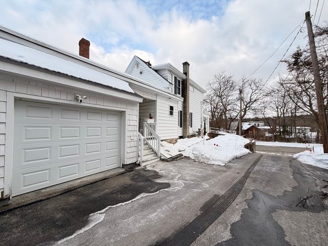 28 Eastford Road, Southbridge, MA 01550