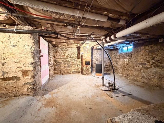 28 Eastford Road, Southbridge, MA 01550