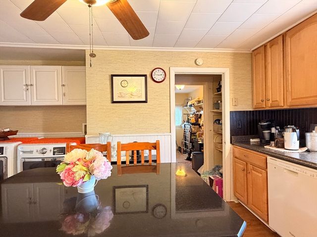 28 Eastford Road, Southbridge, MA 01550