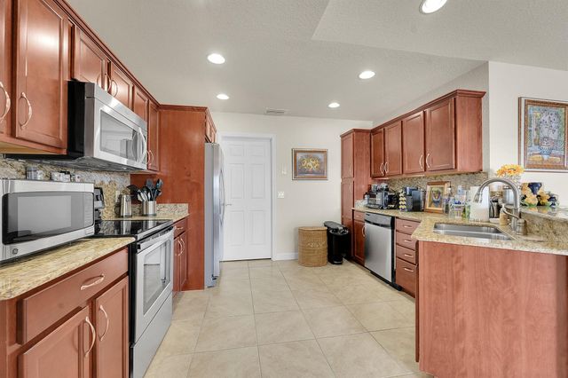 38 Alta Loma, Port St Lucie, FL 34952