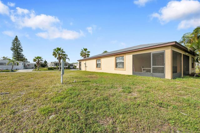 38 Alta Loma, Port St Lucie, FL 34952