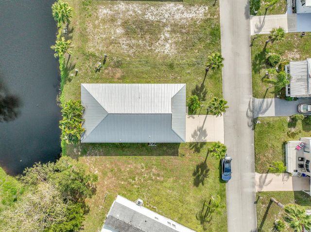 38 Alta Loma, Port St Lucie, FL 34952