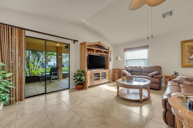 38 Alta Loma, Port St Lucie, FL 34952