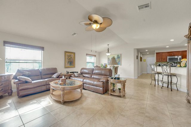 38 Alta Loma, Port St Lucie, FL 34952