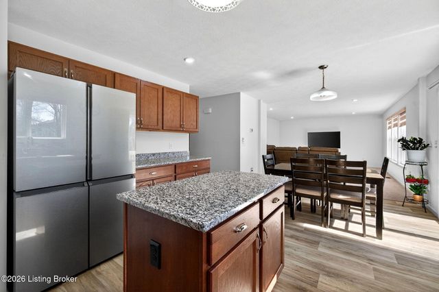 17812 Bridle Run Dr, Louisville, KY 40245