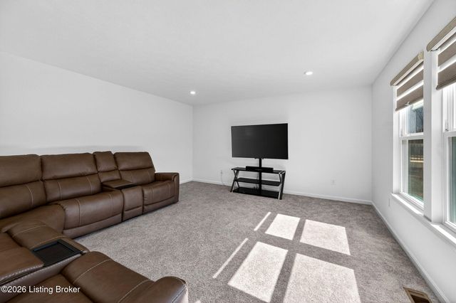 17812 Bridle Run Dr, Louisville, KY 40245