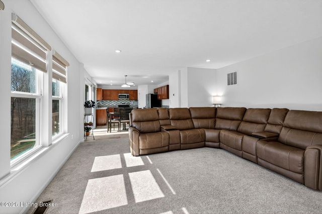 17812 Bridle Run Dr, Louisville, KY 40245