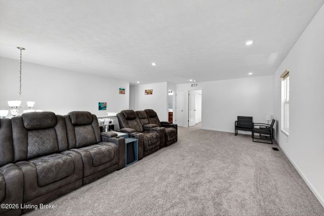 17812 Bridle Run Dr, Louisville, KY 40245