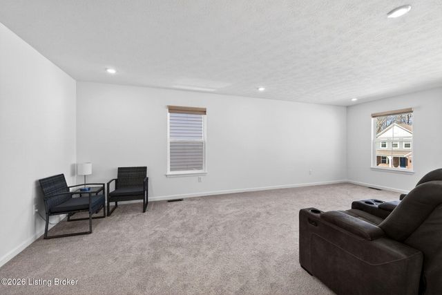 17812 Bridle Run Dr, Louisville, KY 40245