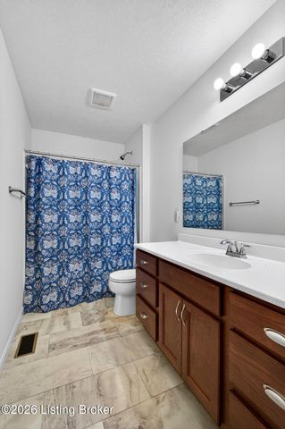 17812 Bridle Run Dr, Louisville, KY 40245