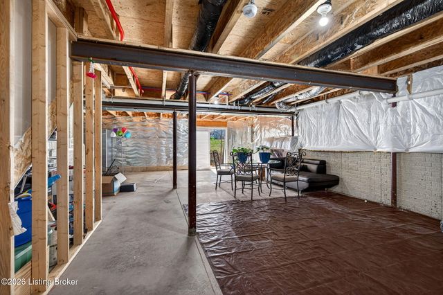 17812 Bridle Run Dr, Louisville, KY 40245