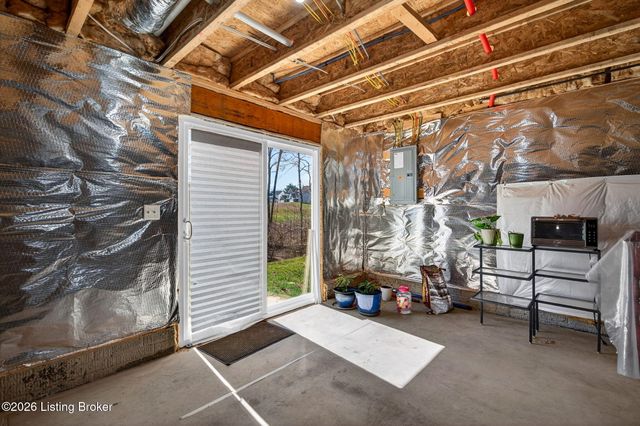 17812 Bridle Run Dr, Louisville, KY 40245