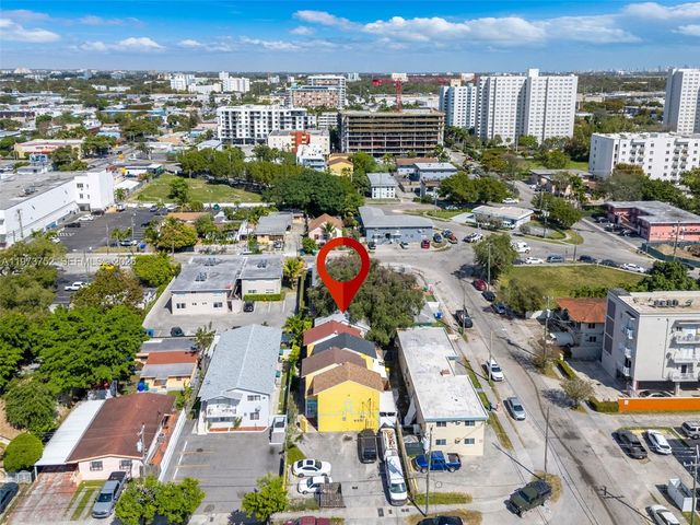 1613 NW 16th Street E E, Miami, FL 33125
