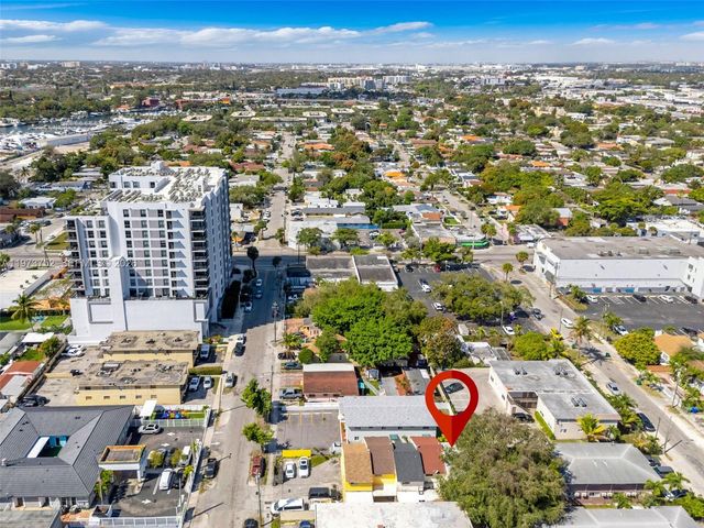 1613 NW 16th Street E E, Miami, FL 33125