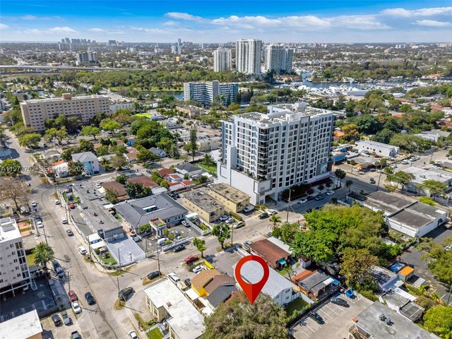 1613 NW 16th Street E E, Miami, FL 33125