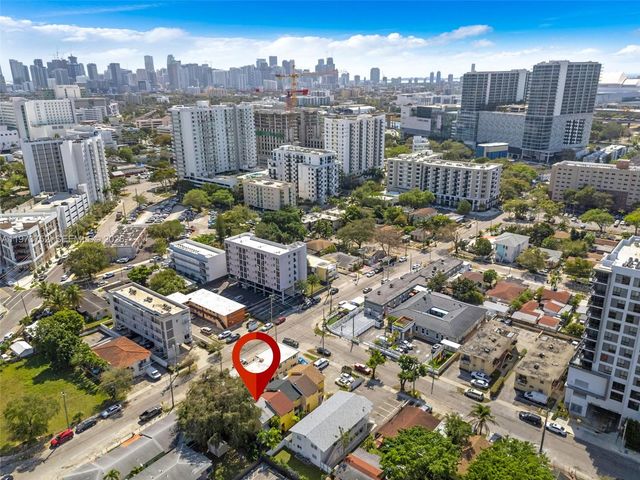 1613 NW 16th Street E E, Miami, FL 33125