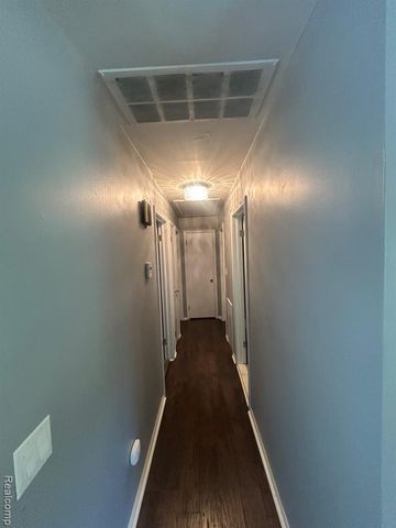 5303 W Briarcliff Knoll Drive, West Bloomfield, MI 48322