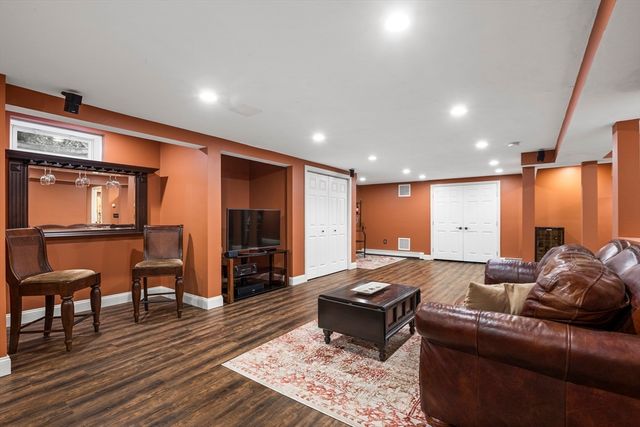 154 South Street, Upton, MA 01568