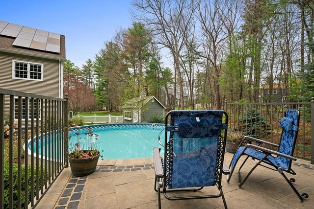 154 South Street, Upton, MA 01568