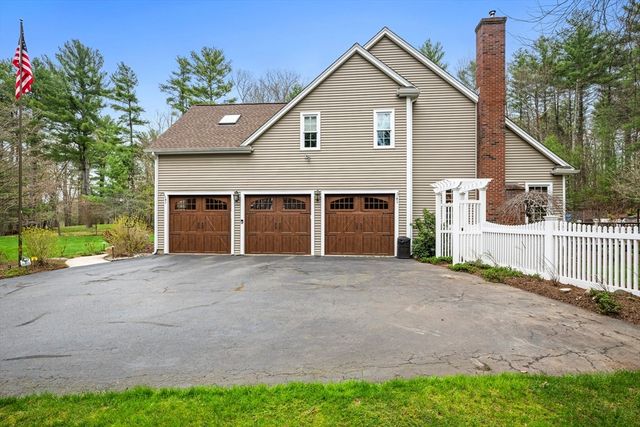 154 South Street, Upton, MA 01568