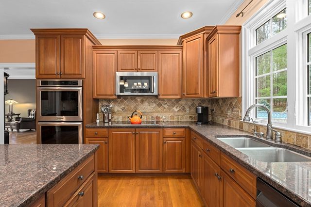 154 South Street, Upton, MA 01568