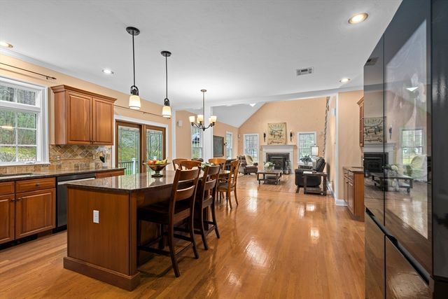 154 South Street, Upton, MA 01568